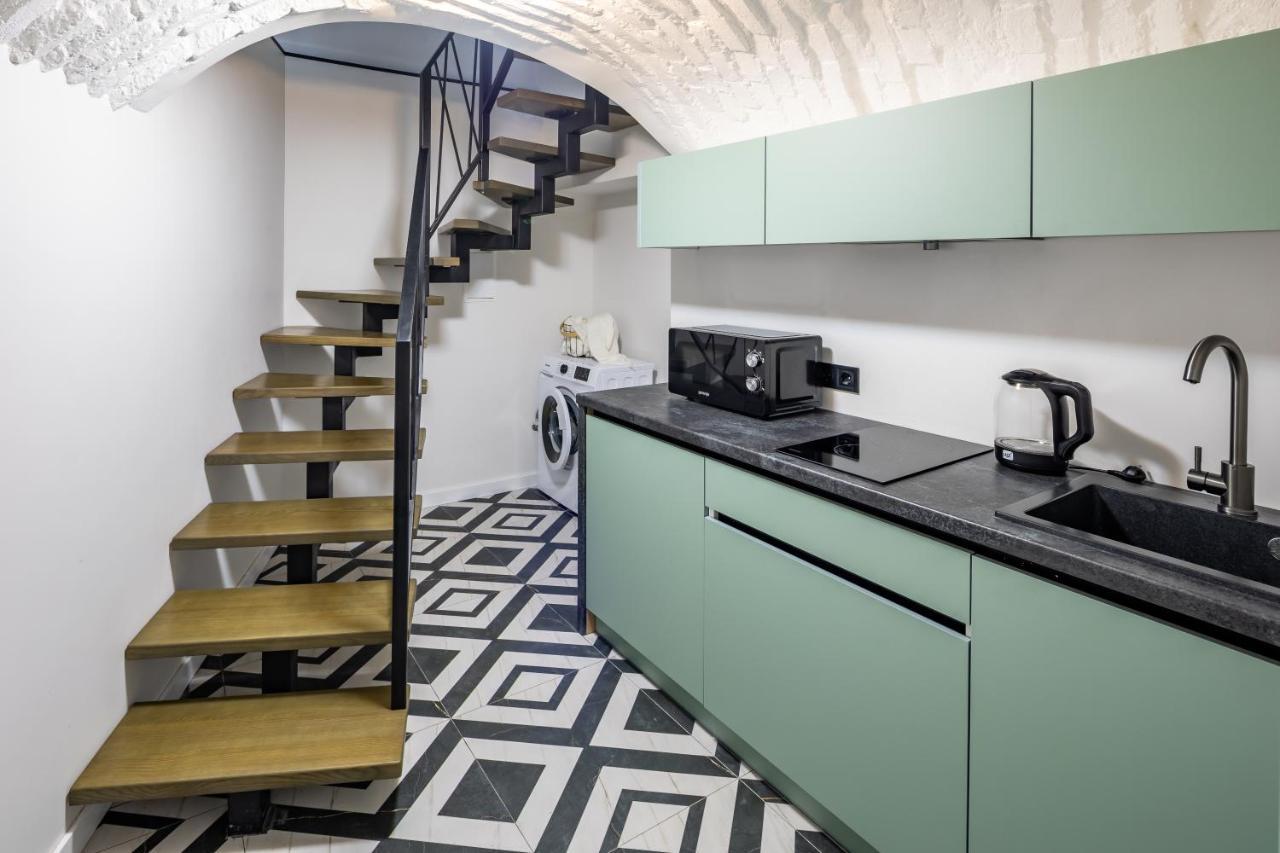 Romari Таманська 12 Apartment ลวีฟ ภายนอก รูปภาพ