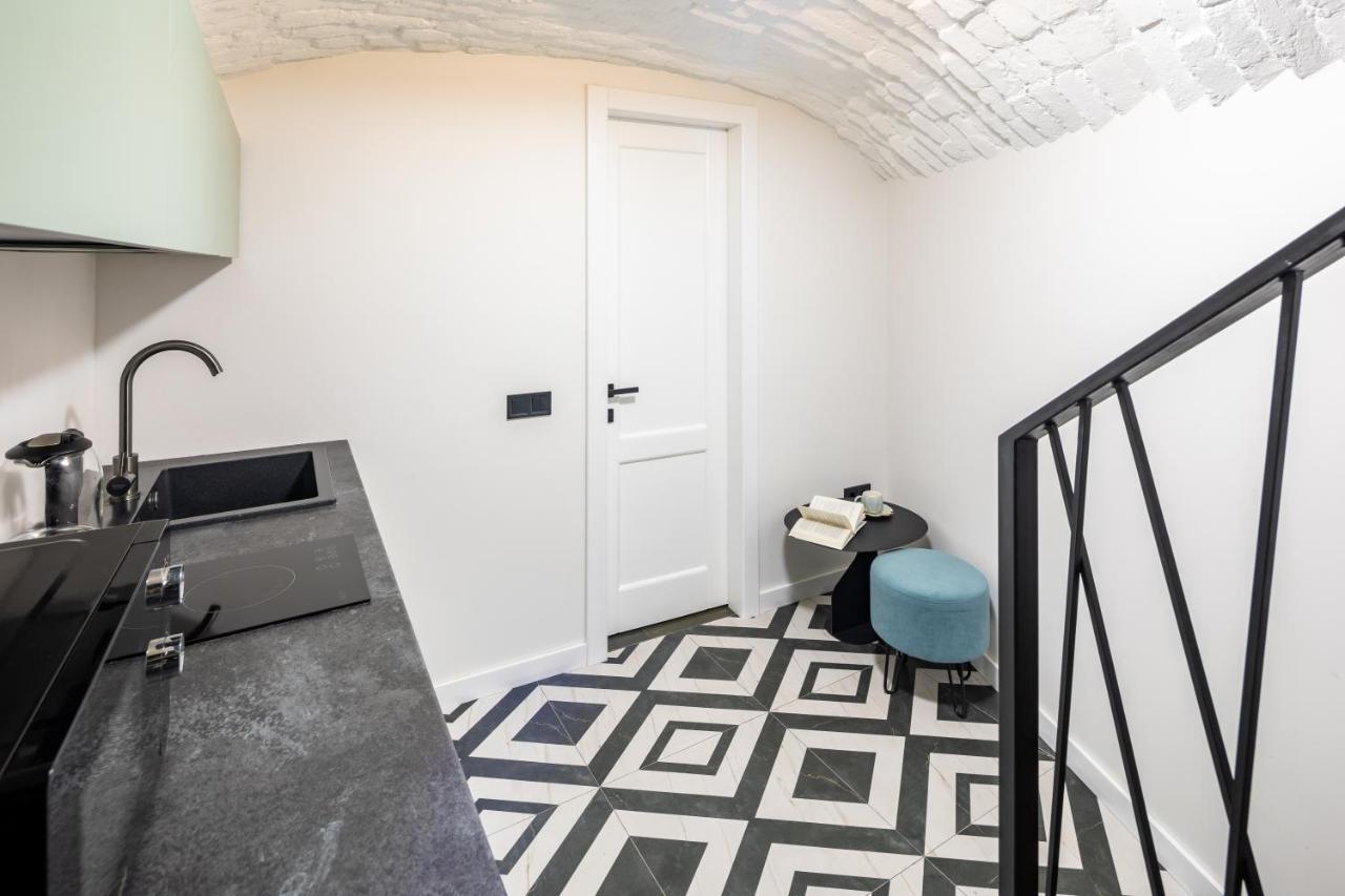 Romari Таманська 12 Apartment ลวีฟ ภายนอก รูปภาพ